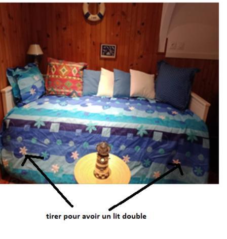 Cadre De Reve Vous Faites Le Menage- Very Good Prices But Have To Clea-n Th-e Flat