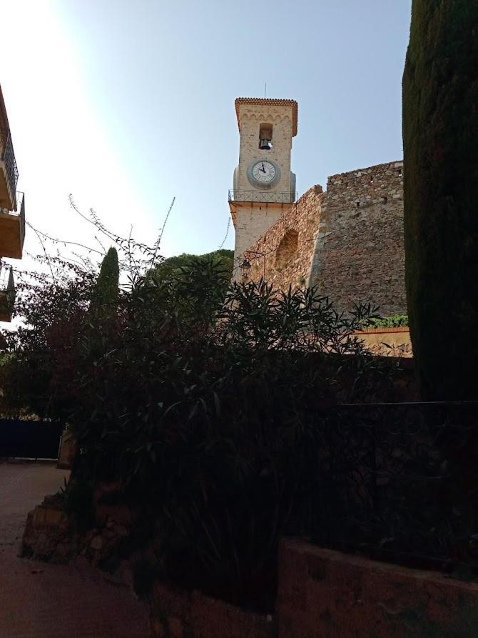 Apartment Cadre De Reve Vous Faites Le Menage- Very Good Prices But Have To Clea-n Th-e Flat *