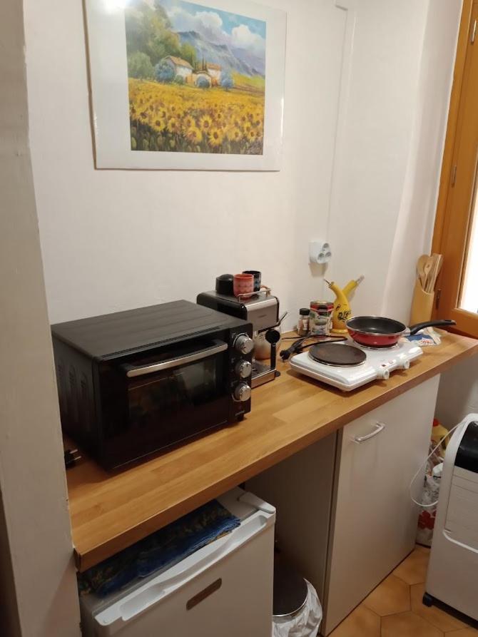Cadre De Reve Vous Faites Le Menage- Very Good Prices But Have To Clea-n Th-e Flat Cannes