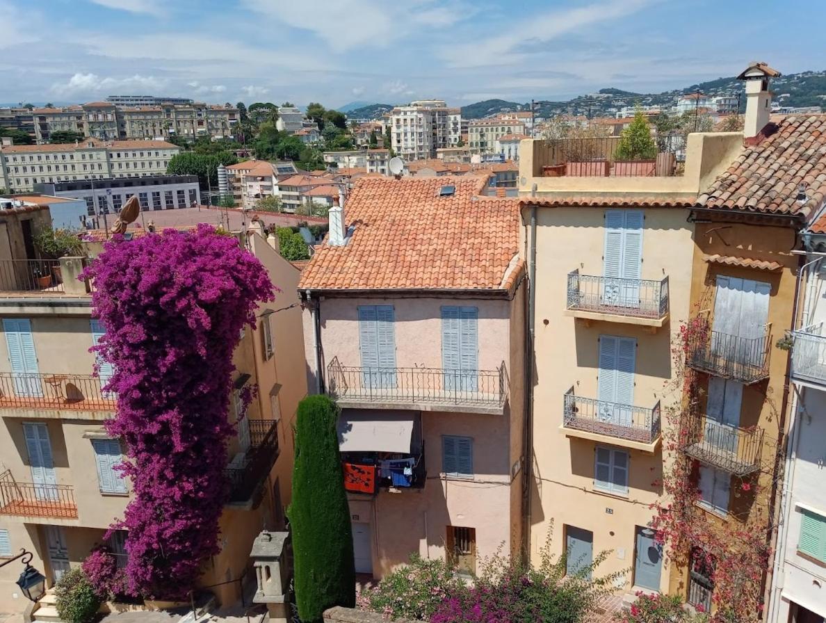 Cadre De Reve Vous Faites Le Menage- Very Good Prices But Have To Clea-n Th-e Flat * Cannes